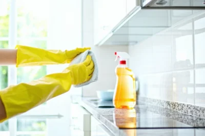 How to Remove Grease from Kitchen Cabinets: Complete Guide